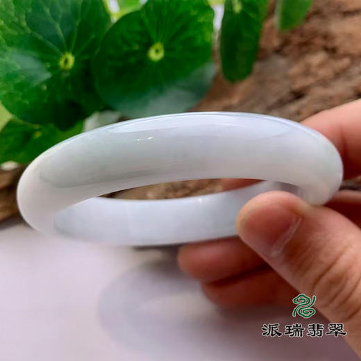 派瑞翡翠 翡翠手镯 糯种 浅绿色 商品图2