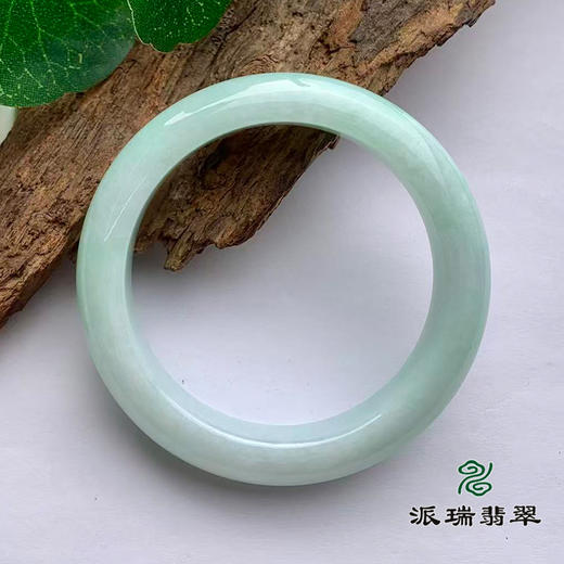 派瑞翡翠 翡翠手镯 糯种 浅绿色 商品图1