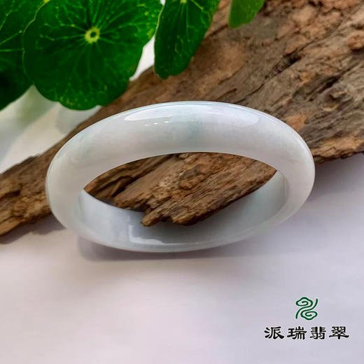 派瑞翡翠 翡翠手镯 糯种 浅绿色 商品图0