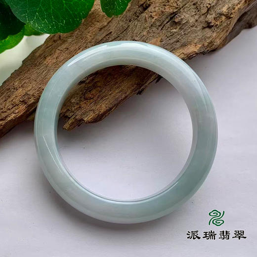 派瑞翡翠 翡翠手镯 糯种 浅绿色 商品图1