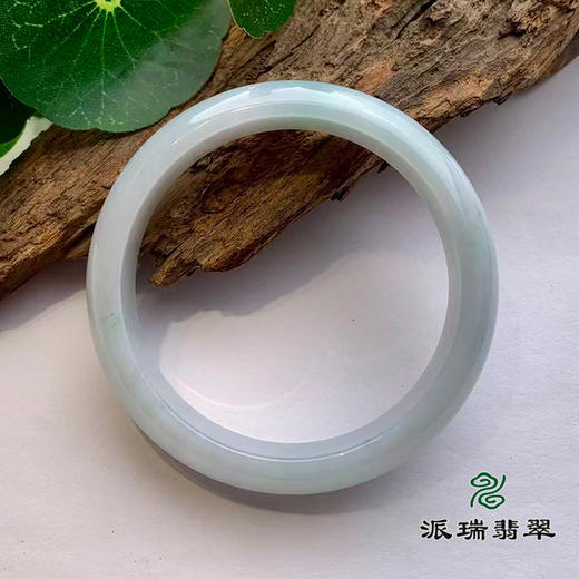 派瑞翡翠 翡翠手镯 糯种 浅绿色 商品图1