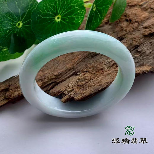 派瑞翡翠 翡翠手镯 糯种 浅绿色 商品图0