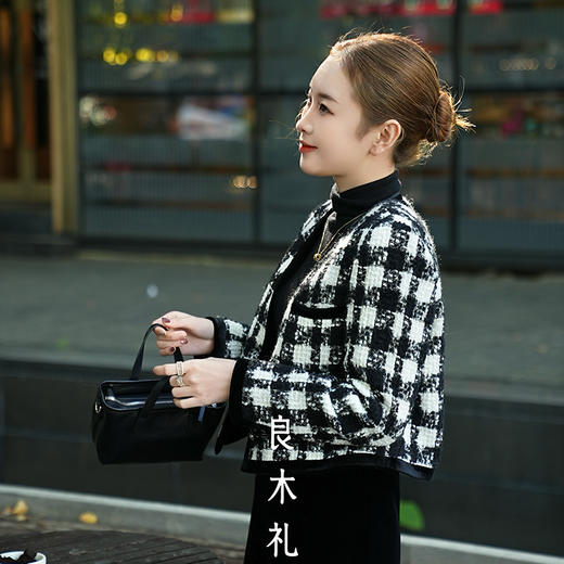 【特价不退不换】良木礼小香羊毛外套（Q8112） 商品图4