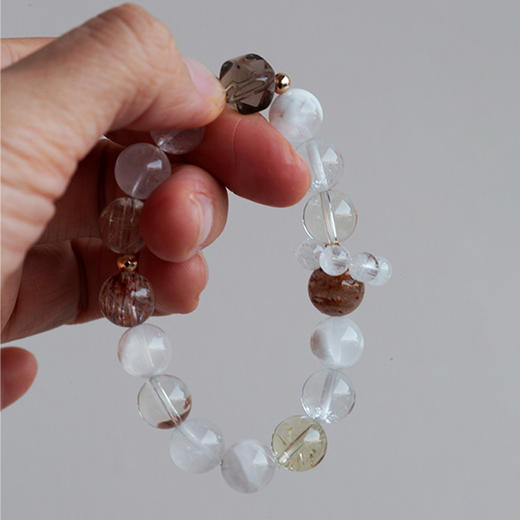 9折优惠｜四季·冬「妈妈织的绒线衫」草莓乳酪香草味蛋糕&「探冬」手串（单圈） 商品图11