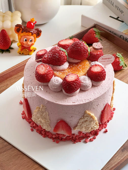 草莓酸奶奶皮子蛋糕 商品图1