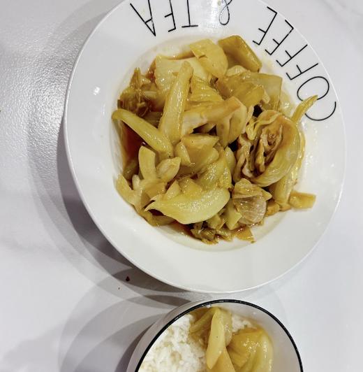 【周五到】荣圣酸菜 一盒300克以上 挖到宝了！这款酸菜也太懂干饭人了，找到这款不踩雷的酸菜有多难！ 商品图3