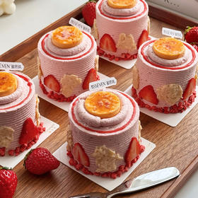 草莓酸奶奶皮子小奶糕