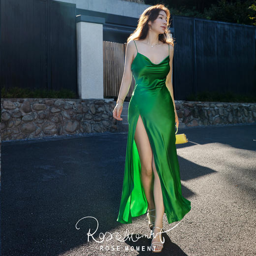 氛围感荡领真丝侧开叉长吊小黑裙 A230801 商品图1