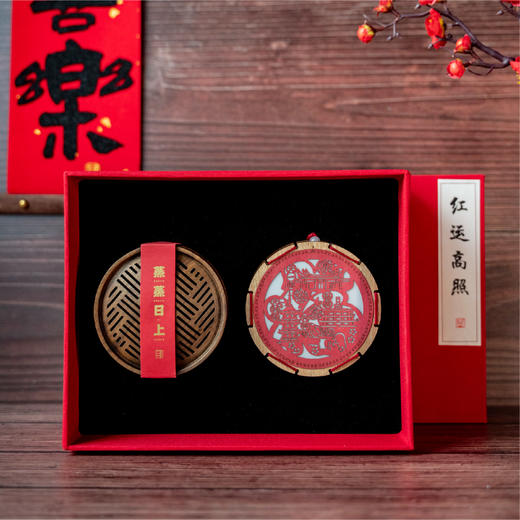 羽诗制造出品 红运高照非遗剪纸中国鼓艺术挂饰夜灯胡桃木蒸笼香炉文创礼盒 商品图3