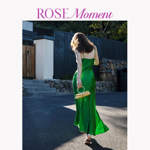 氛围感荡领真丝侧开叉长吊小黑裙 A230801 商品图0