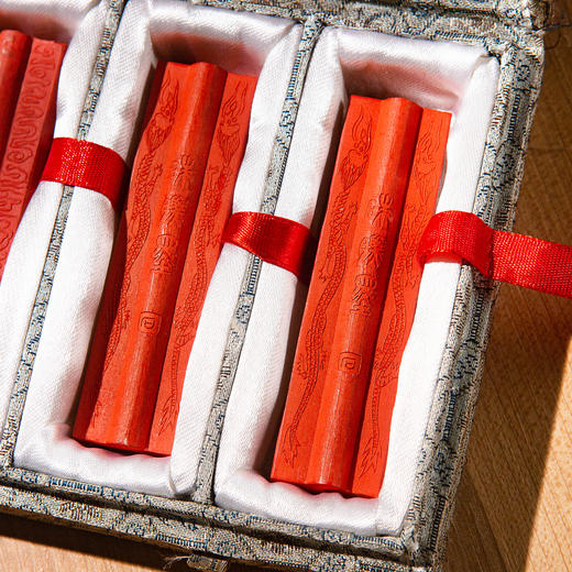 60-70年代一得阁制老硃膘墨（一锭） 商品图0