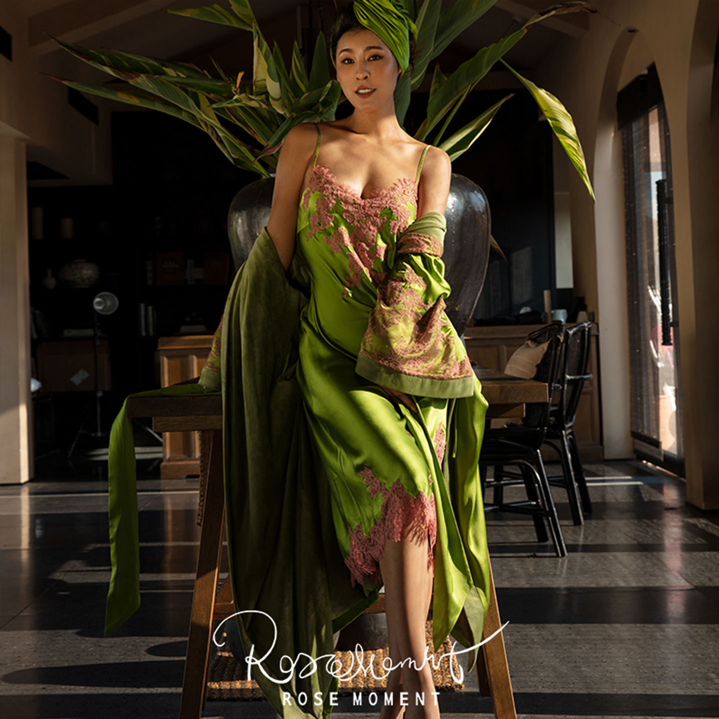 法式浪漫真丝可外穿中长款裙 A250310