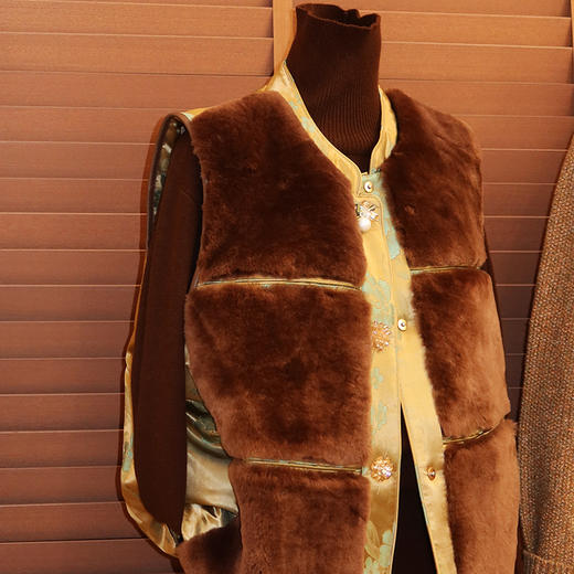 【特价不退换】【预售7天】良木礼桑蚕丝鹅绒马甲（D251103452） 商品图1