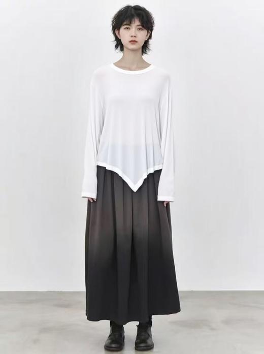 【超值特卖】薄款莫代尔超舒服不规则下摆长袖T恤打底衫-喜出 商品图1