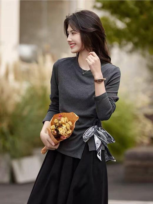 【超值特卖】T988 黏胶纤维深灰不规则飘带丝巾打底衫-喜出 商品图1