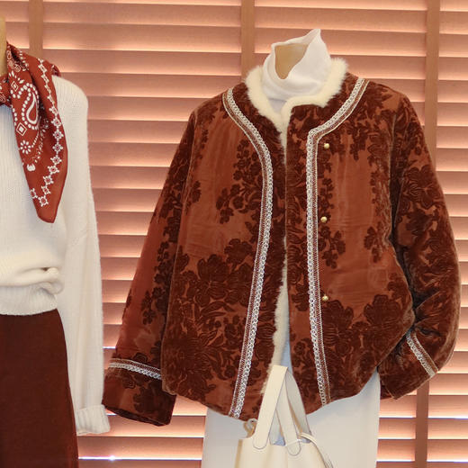 【特价不退换】【预售7天】良木礼水貂鹅绒服（D251103458） 商品图0