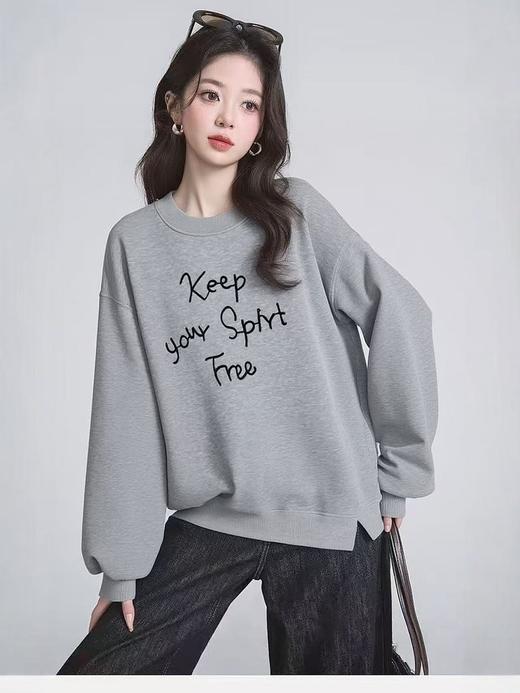 418良粉节|2026 活动爆款 不支持退【自营】🔥🔥🔥品质奥粒绒【重工刺绣】95%棉 2025 爆款Keep字母加绒宽松短款卫衣-喜出 商品图3