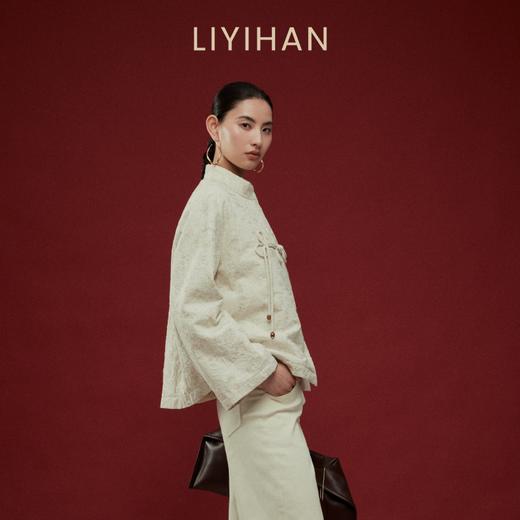 LIYIHAN写意集 2025冬新款新中式棉质提花盘扣外套白色女夹棉夹克 商品图3