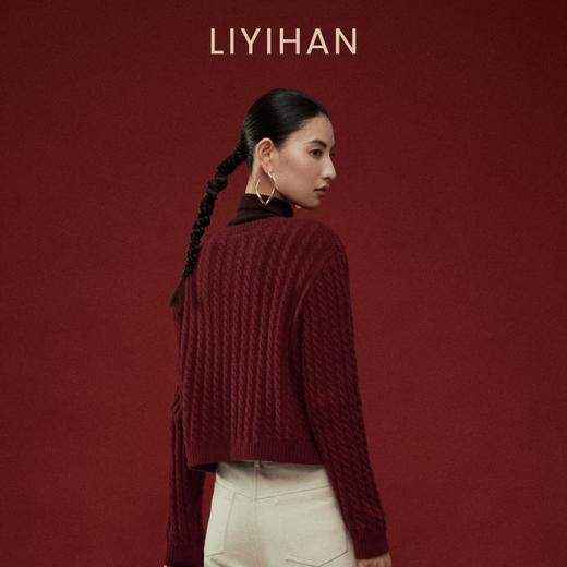 LIYIHAN岁暖红 2025冬季新款绵羊毛刺绣开衫毛衣红色女短款针织衫 商品图4
