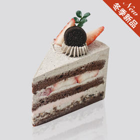 草莓奥利奥奶油蛋糕切块