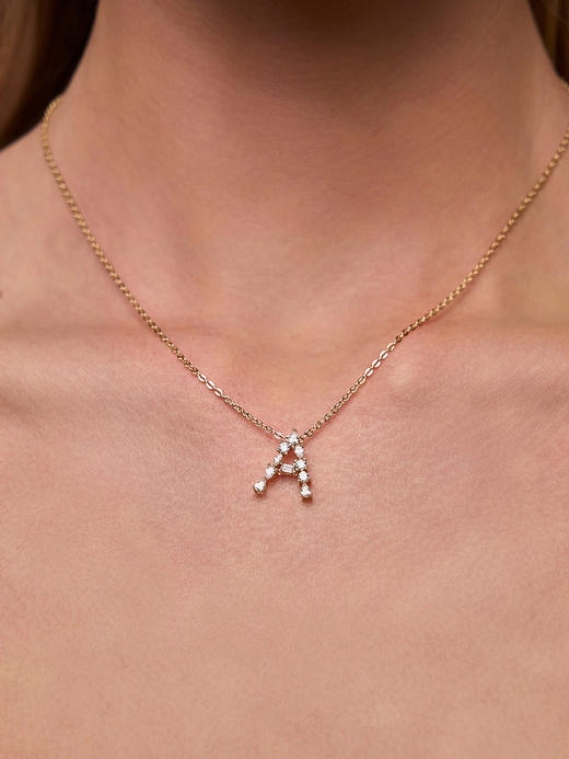 订购8周到｜Lili Claspe-Mavis Letter-字母 金色 锆石 吊坠 项链［美国设计师］ 商品图0