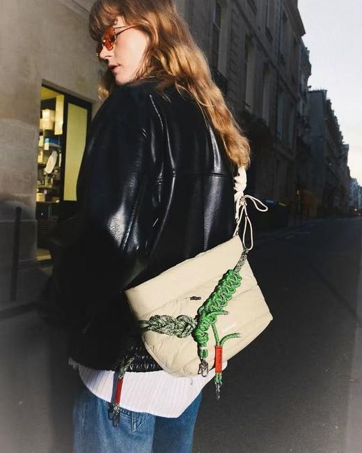 Topologie Besace云朵水桶包 商品图4