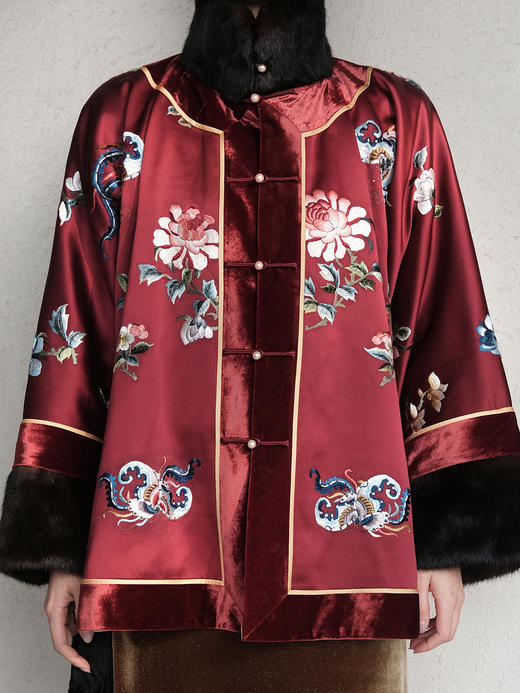盛唐牡丹大师系列 | 重缎真丝手绣水貂棉外套（盛唐牡丹与非遗传承人王小潇联名系列) 商品图2