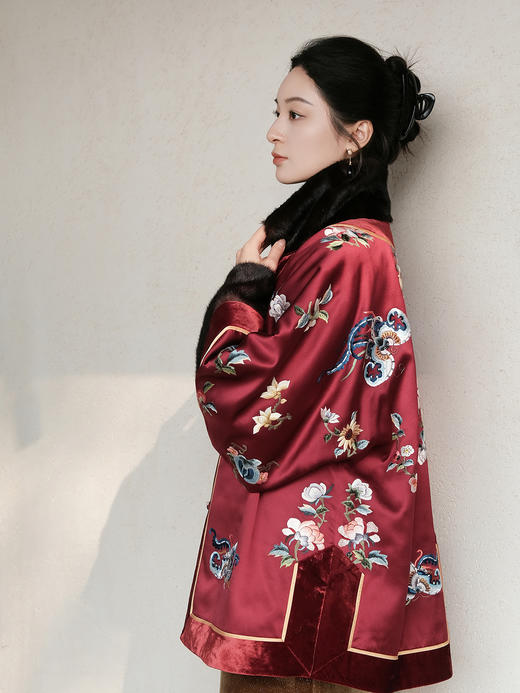 盛唐牡丹大师系列 | 重缎真丝手绣水貂棉外套（盛唐牡丹与非遗传承人王小潇联名系列) 商品图8