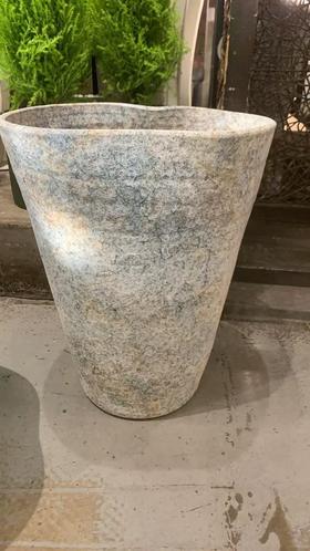 米灰色粗陶花盆