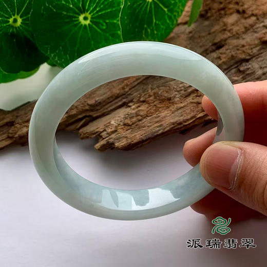 派瑞翡翠 翡翠手镯 糯种 浅绿色 商品图1