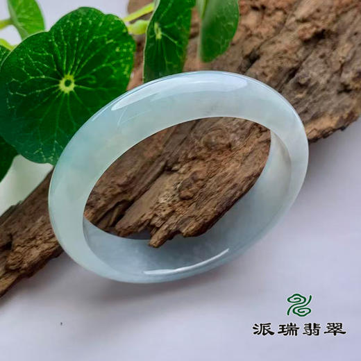 派瑞翡翠 翡翠手镯 糯冰种 浅绿色 商品图0