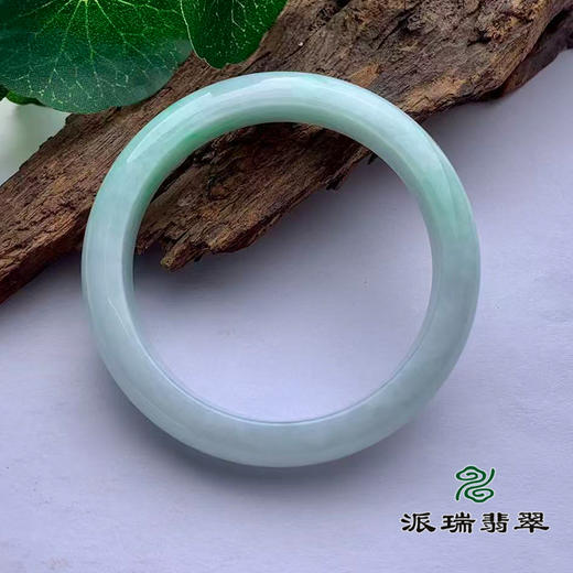 派瑞翡翠 翡翠手镯 糯种 浅绿色 商品图2