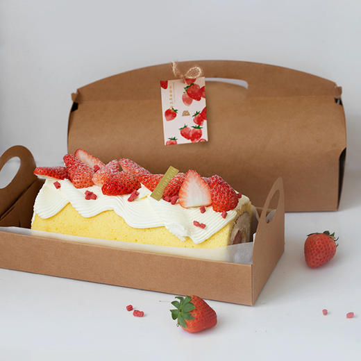 草莓季｜草莓香缇奶油卷｜900克/只 商品图1