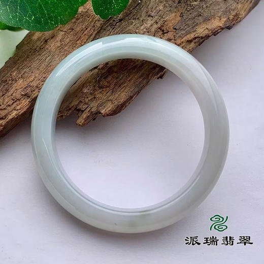 派瑞翡翠 翡翠手镯 糯种 浅绿色 商品图2