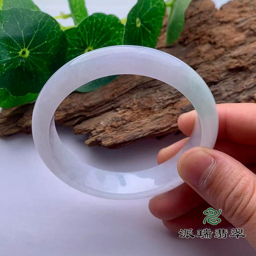派瑞翡翠 翡翠手镯 糯种 浅绿色 商品图3