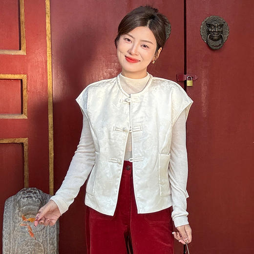 【特价不退换】【预售7天】良木礼桑蚕丝羊毛马甲（D25102520） 商品图8