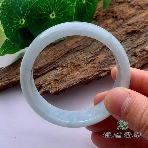 派瑞翡翠 翡翠手镯 糯种 浅绿色 商品图1