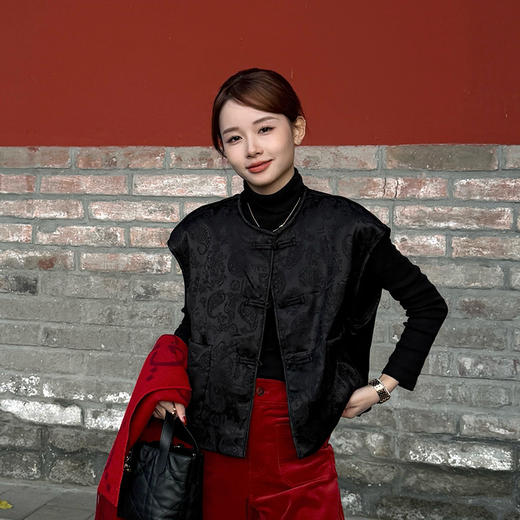 【特价不退换】【预售7天】良木礼桑蚕丝羊毛马甲（D25102520） 商品图6