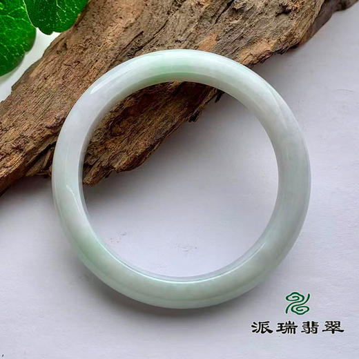 派瑞翡翠 翡翠手镯 糯种 浅绿色 商品图1