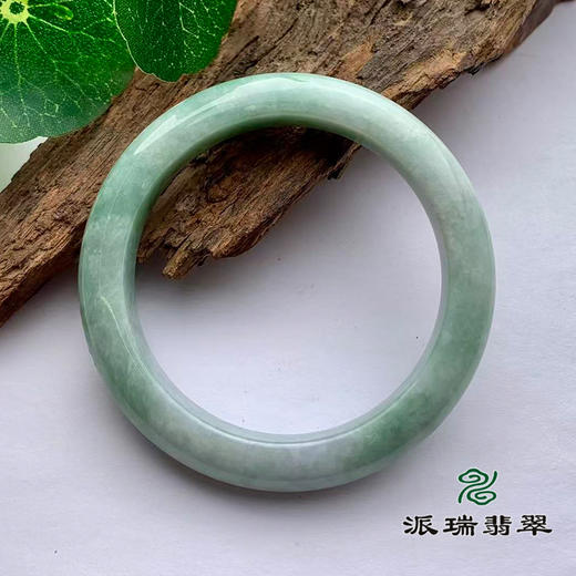 派瑞翡翠 翡翠手镯 糯种 浅绿色 商品图1