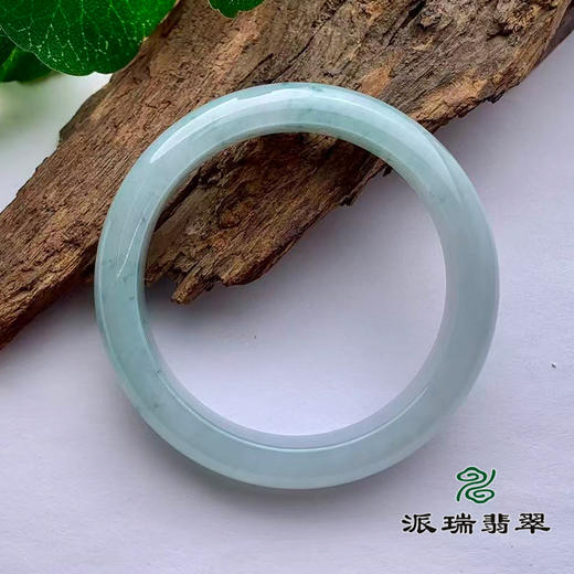 派瑞翡翠 翡翠手镯 糯种 浅绿色 商品图1