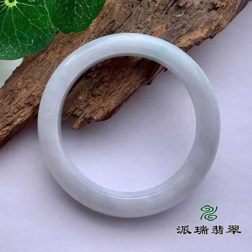 派瑞翡翠 翡翠手镯 糯种 浅绿色 商品图3