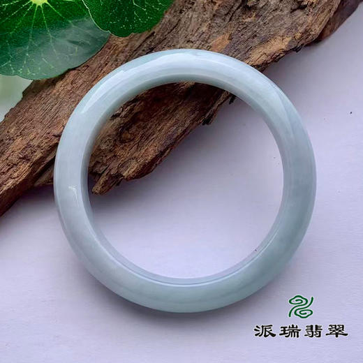 派瑞翡翠 翡翠手镯 糯种 浅绿色 商品图2