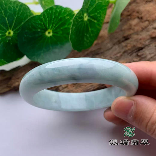 派瑞翡翠 翡翠手镯 糯种 浅绿色 商品图1