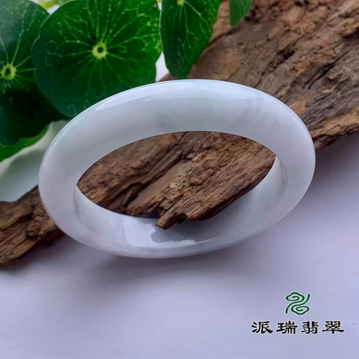 派瑞翡翠 翡翠手镯 糯种 浅绿色 商品图0