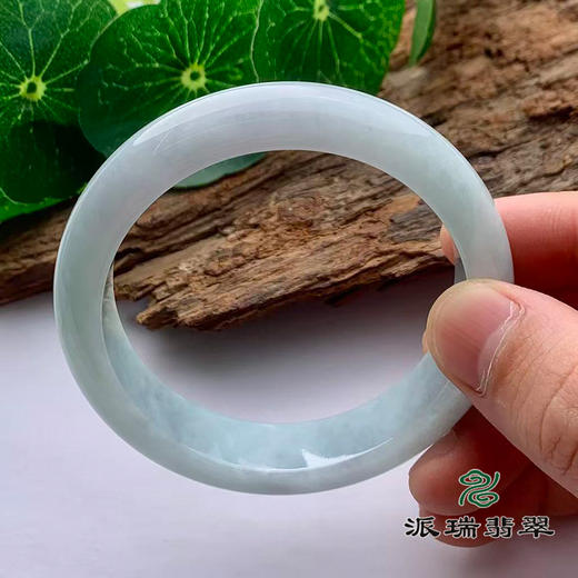 派瑞翡翠 翡翠手镯 糯种 浅绿色 商品图1