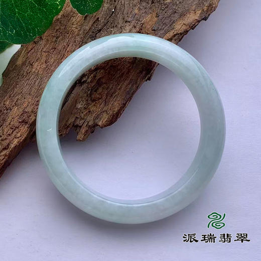 派瑞翡翠 翡翠手镯 糯种 浅绿色 商品图2