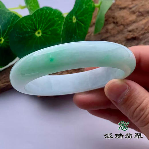 派瑞翡翠 翡翠手镯 糯种 浅绿色 商品图1