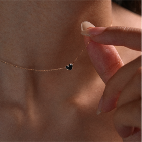 北京仓｜Vanrycke-Emoji-18K玫瑰金 心形 黑色 珐琅 项链［法国设计师］