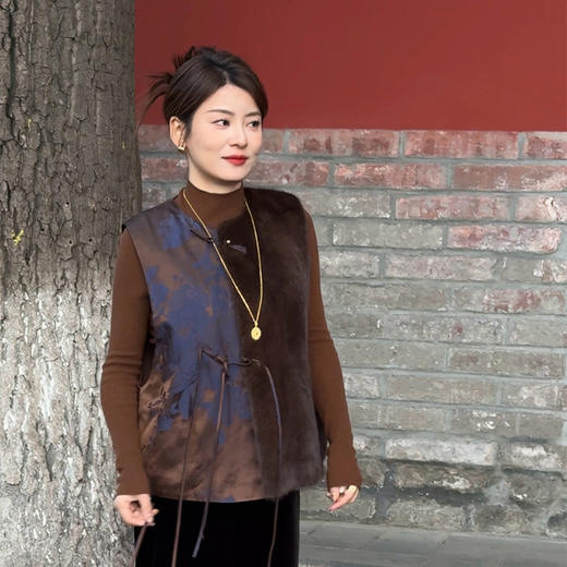 【预售7天】良木礼桑蚕丝水貂马甲（D25102675） 商品图2